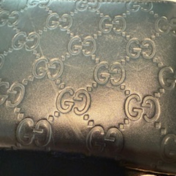 ❤️Gucci USED Sima Emboseed Black Zippy *PRE-LOVED - Picture 7 of 9